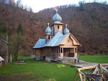 New Ukrainian Wood Church of Poienile de Sub Munte, outside